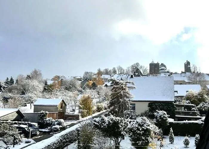 Schlossblick Und Komfort In Apartment